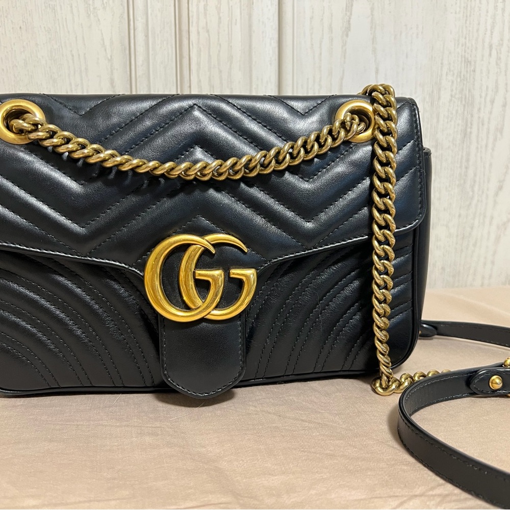 Gucci Marmont Medium Shoulder Bag